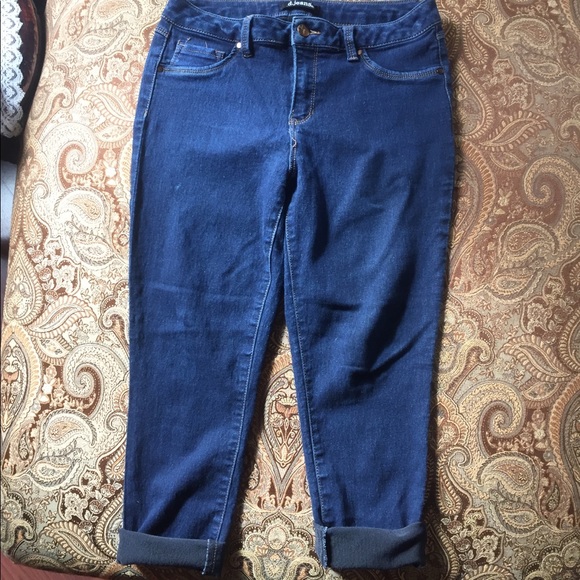 Not for sell yet D. jeans dark rinse capris/jeans - Picture 6 of 7